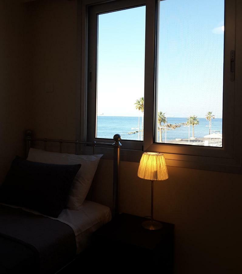 Lighthouse By The Sea Lovely 2Bdr Apartment Пафос Экстерьер фото